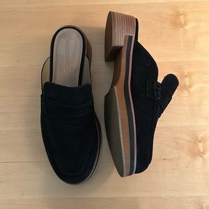 Bernardo Suede Miles; Size 8.5